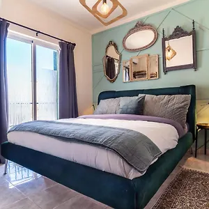 Arty Vintage Townhouse With Rooftop Shower & Sun Loungers Olhao